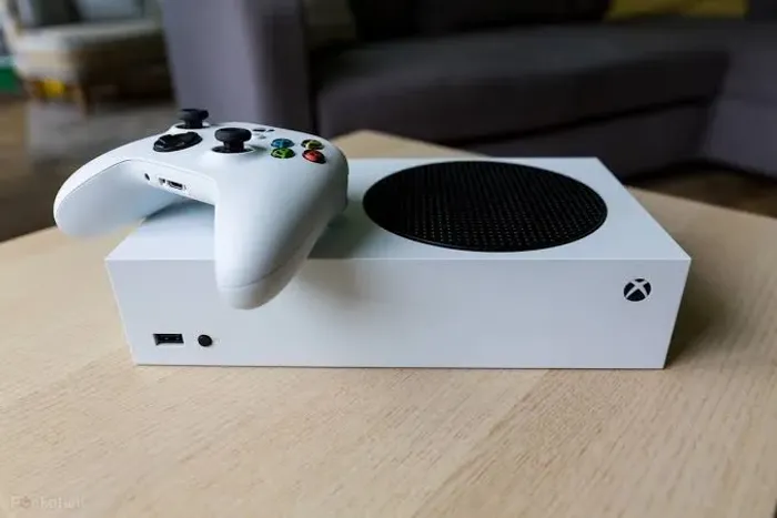 Xbox Series S - 512gb - 2 controles
