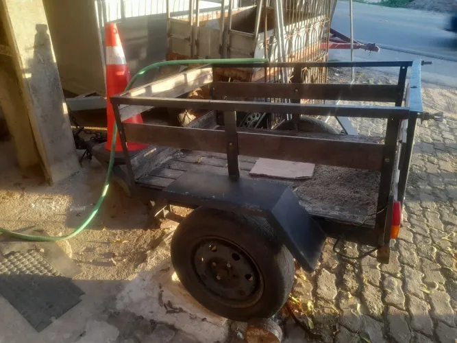 Reboque aberto de carro