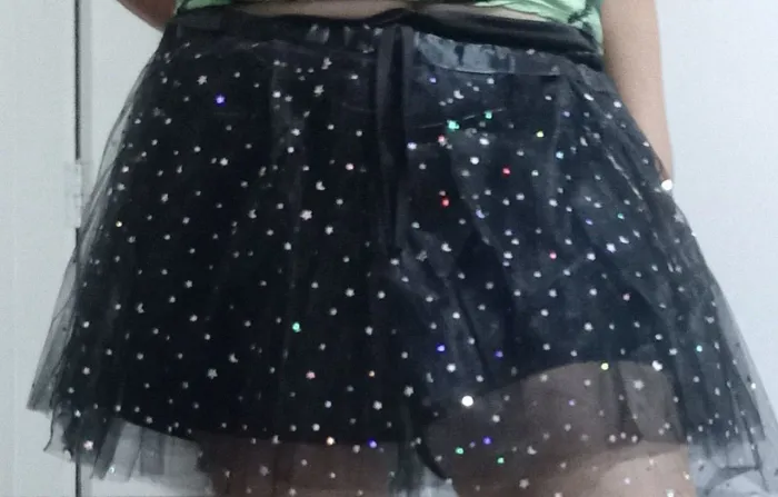 Saia de tule com led e acessório preto pro carnaval