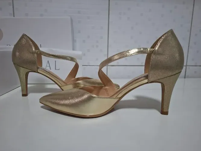 SAPATO FEMININO MARCA: DURVAL TAM:35 SEMI NOVO "P/FESTAS"