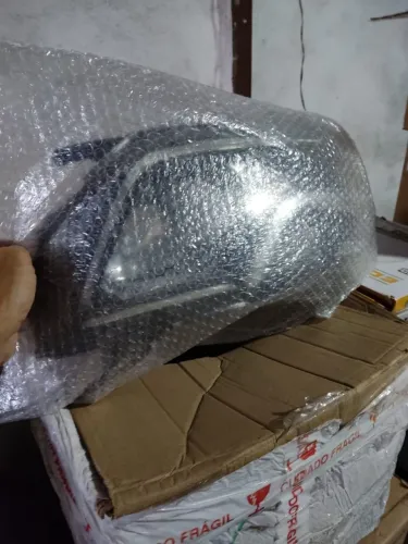 Faróis para duster ou outros da marca 2021.novos .comprei mas nao gostei .