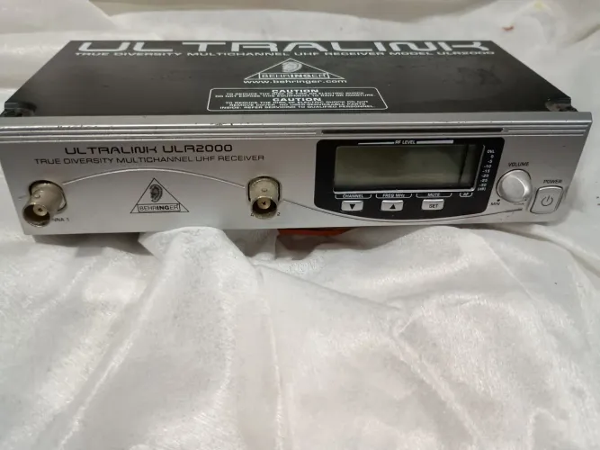 Receptor Behringer ULR2000