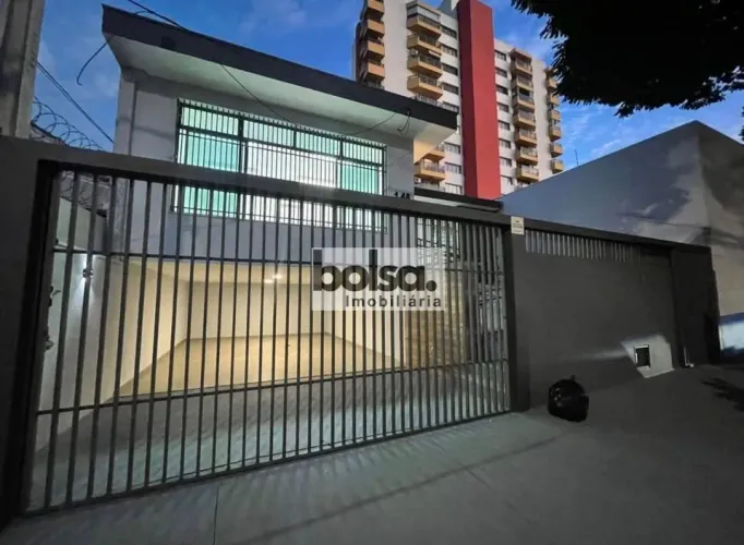 CASA COMERCIAL em CENTRO// Excelente para clinica!!!