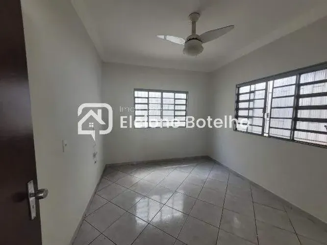 Casa residencial para Aluguel - Osvaldo Rezende, Uberlândia