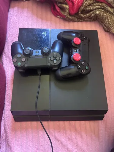 PlayStation 4 Fat ( play 4 )