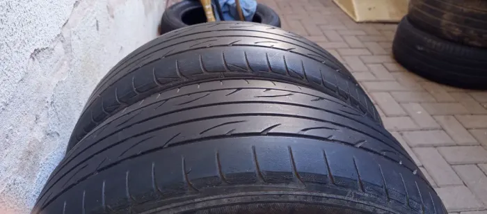 Par de Pneus 205/60/15 Dunlop