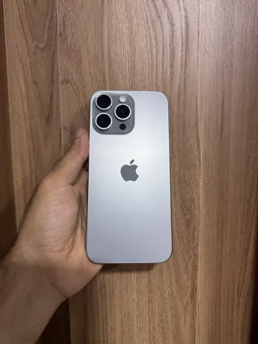 iPhone 16 Pro Max, 256GB - Titânio Natural