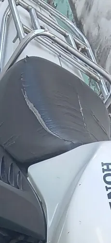 Vendo Banco usado com avarias CG cargo.