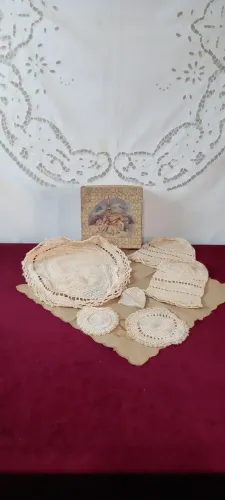 Antigas Peças De Crochê Decoração Infantil ou Bonecas