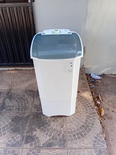 Vendo máquina Britânia de 10 kg