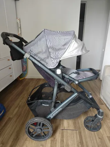 Carrinho de Bebê UPPAbaby Vista V2 - Importado Premium (Usado)