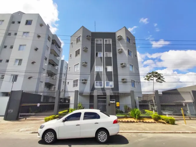 Apartamento semi mobiliado com 1 quarto, sacada e vaga de garagem próximo ao centro