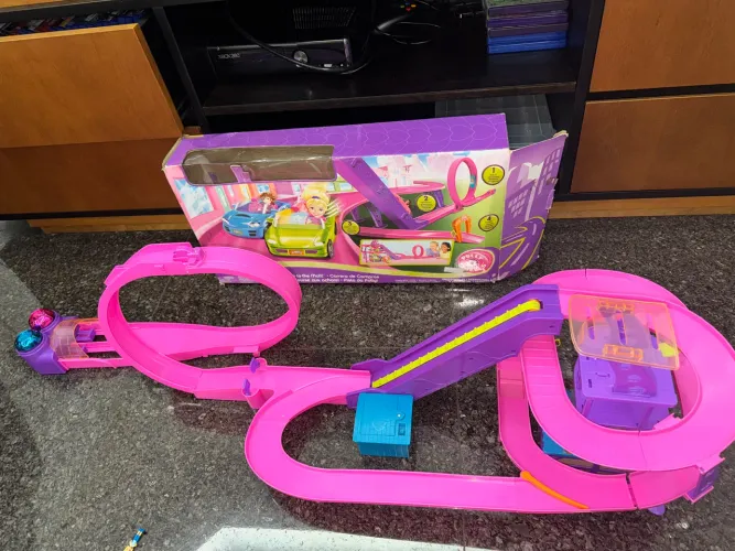 Pista da Polly - Polly Pocket PollyWheels - Race to the Mall