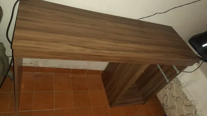 Mesa de computador..ou para qualquer espaço no seu lar.