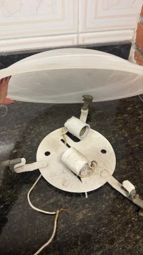 Plafon de vidro jateado para 2 lâmpadas de 100W