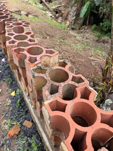 TIJOLOS VAZADOS CERÂMICOS ESTILO RÚSTICO