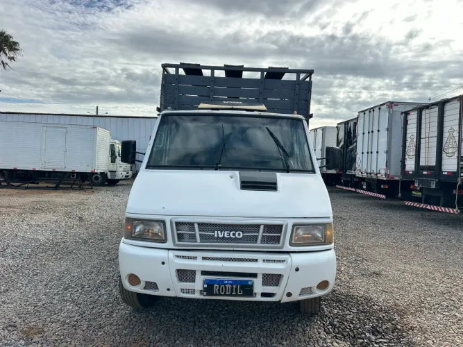 Iveco Daily 7013 ano:2007 boiadeiro de 6mt