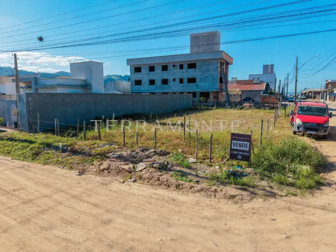 Terreno de esquina 450m² no bairro São João
