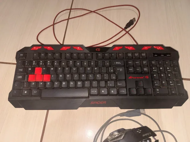 Vende-se Mouse e Teclado
