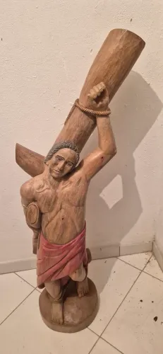 Escultura Antiga de São Sebastião em Madeira Maciça - Mais de 1,20 m