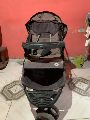 Vende-se carrinho de bebê Tutti Baby