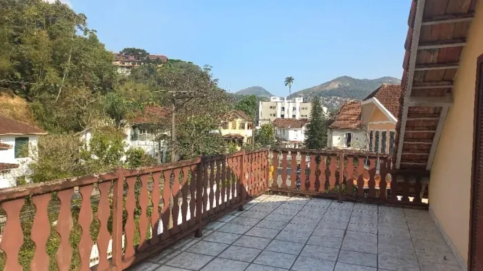 Casa à venda 3 Quartos, 2 Vagas, 250M², Centro, Petrópolis - RJ