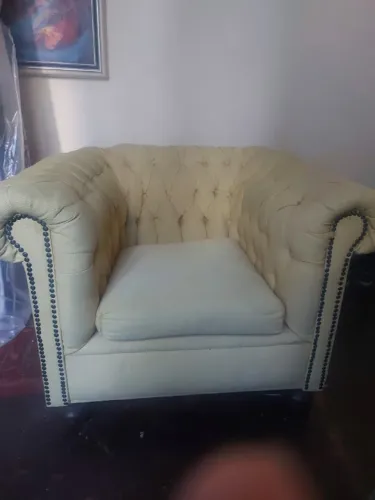 Poltrona Chesterfield Clássica