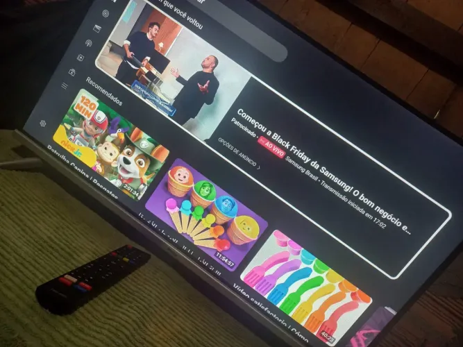 Tv 32 polegadas,bem conservada nunca foi pra concerto,única dona não possui nenhum defeito