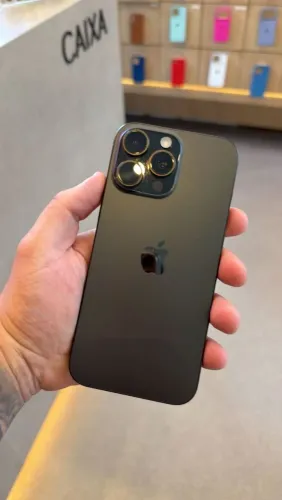 ? iPhone 16 Pro Max 256GB - Titânio Preto