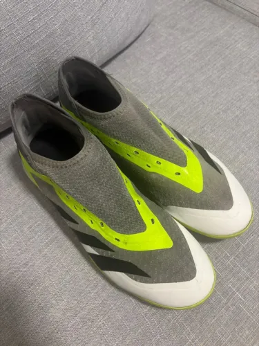 Chuteira Adidas Predator - Futsal - Nº 41 - Semi-nova