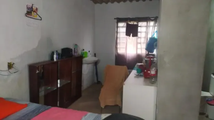 Quarto mobiliado solteiros - somente homens.