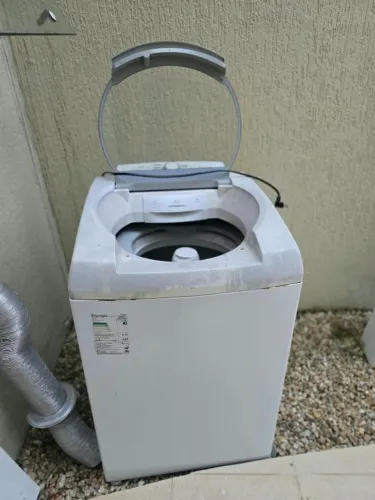 Maquina de lavar roupas