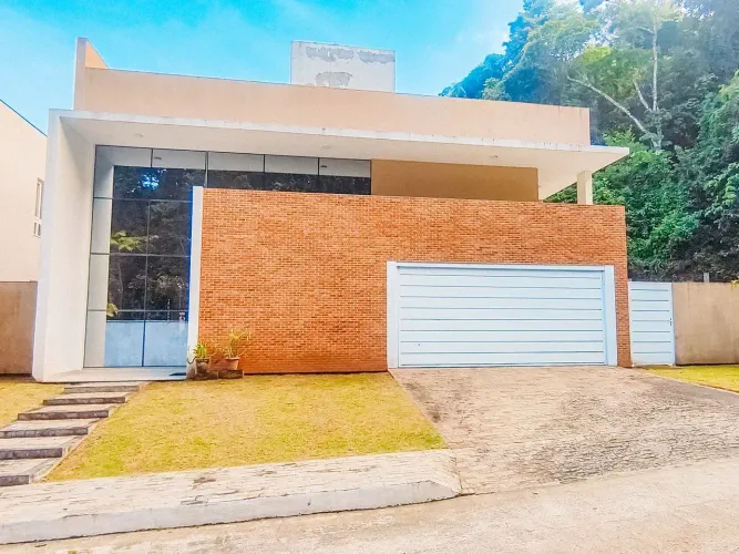 Casa em Condomínio Fechado, Cachoeira do Bom Jesus (A 650m da Praia)