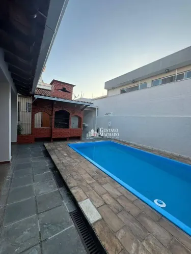 Casa com 4 dormitórios para alugar, 262 m² por R$ 6.500,00/mês - Jardim Normandia - Volta