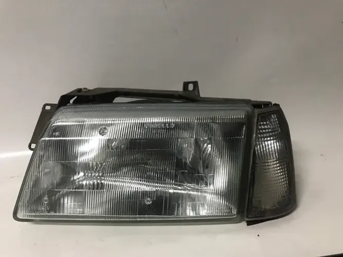 Farol Alfa Romeo 164