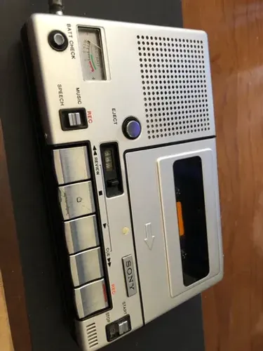 Gravador portátil Sony TC 1100