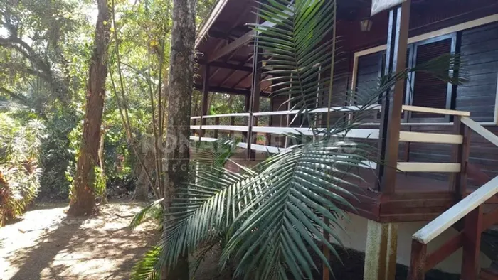 Casa para Venda no Condominio do Palmeiras com 1800m2 terreno todo gramado com área gourme