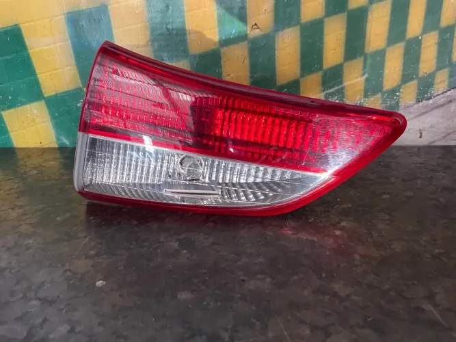 Lanterna tampa de mala lado esquerdo Hyundai hb20 hatch 2014