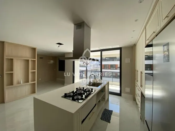 Apartamento à venda no bairro Jurerê - Florianópolis/SC