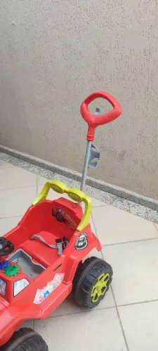 Carro de empurrar e pedal, marca bandeirante.