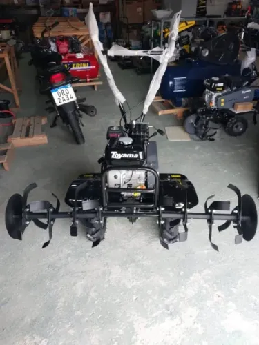 Motocultivador a gasolina 7Hp com enxadas rotativas - Toyama (Loja/Nova)