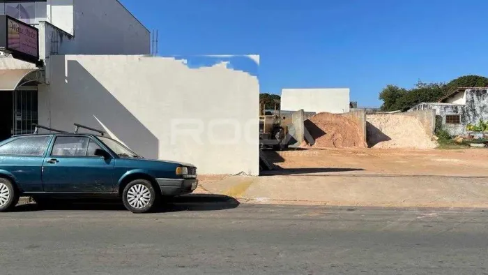Terreno comercial à venda na Vila Prado, São Carlos: uma oportunidade imperdível!