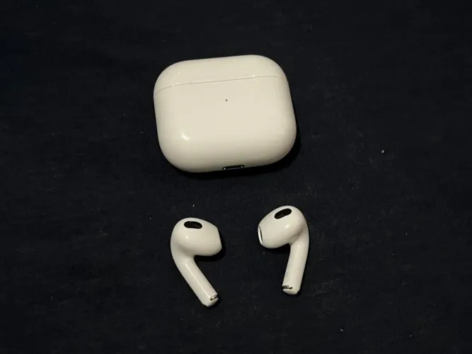 Apple AirPods 3ª geração com estojo MagSafe
