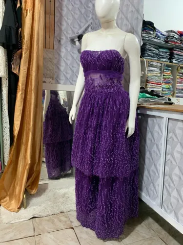 Vestido roxo elegante para festa