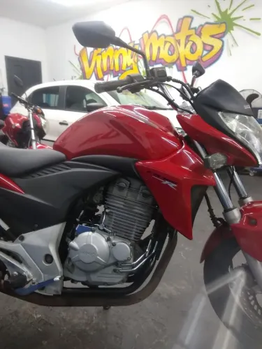 CB 300 R 2013 LINDA MOTO 18 X $ 755, ( CARTÃO ) ENT. $ 3.900