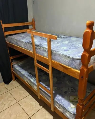 Beliche Com Colchões Madeira Dura Tratada de Reflorestamento 