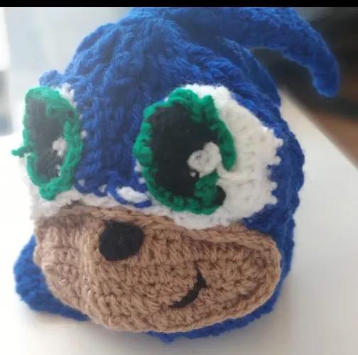 Touca Sonic de Crochê sob Encomenda 