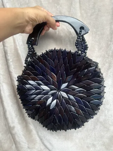 Bolsa artesanal madeira envernizada nova