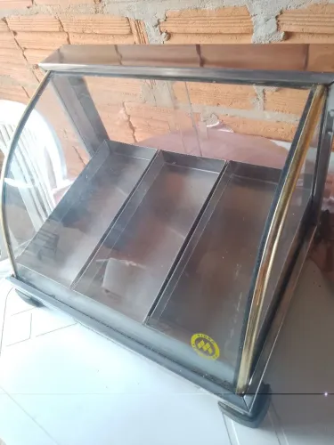 Vendo estufa semi nova,3 bandejas...R$230