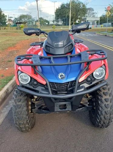 Quadriciclo Can am outlander 570cc